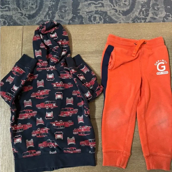 Gap hoodie with zipper toddler size 3t - Picture 3 of 6